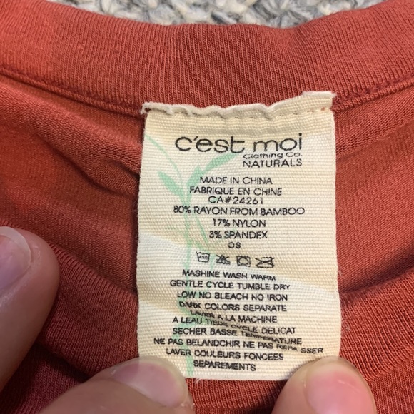 C'est Moi Crop Top - Picture 3 of 6